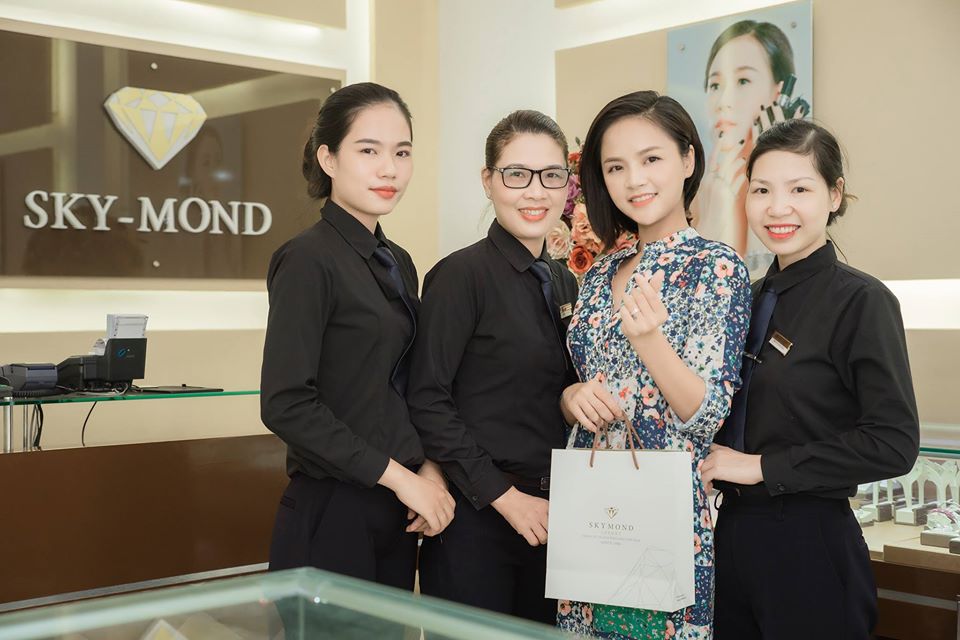 diễn viên Thu Quỳnh tin dùng Skymond luxury