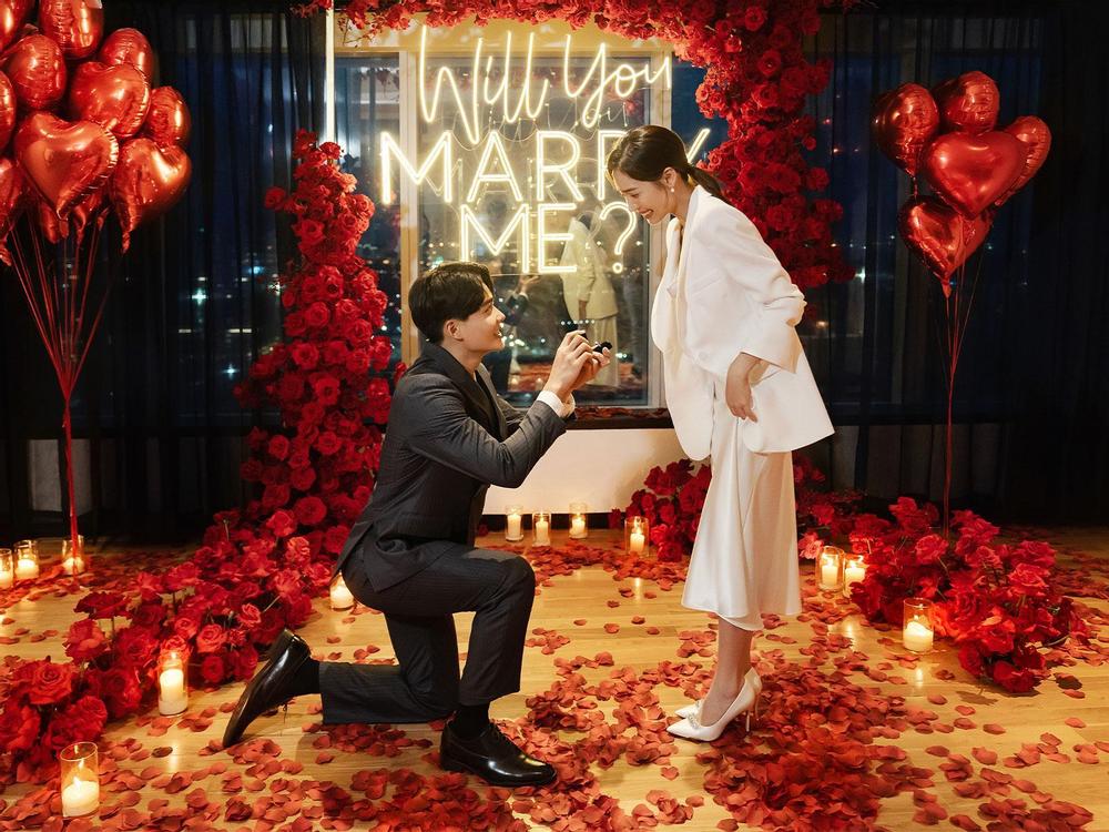 Cầu hôn là gì? Các đại gia tinh tế chọn thời điểm nào để cầu hôn