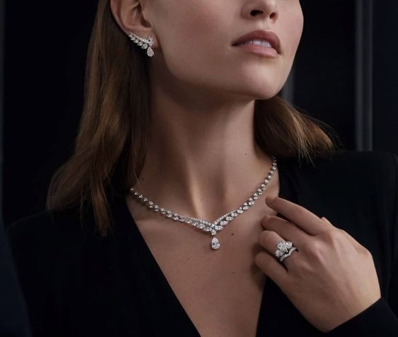Khám phá xu hướng mới của giới thượng lưu: Thiết kế trang sức trên chất liệu xa xỉ Platin kim cương