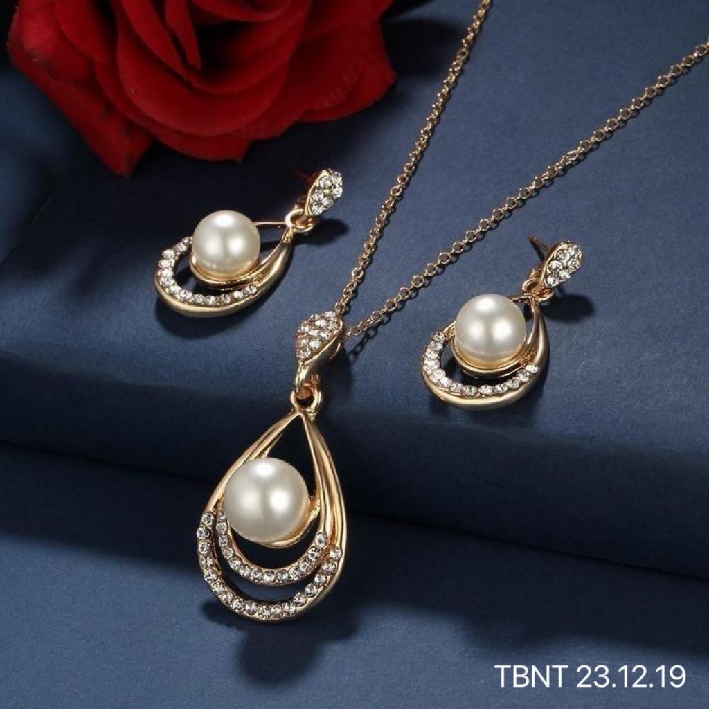 03 món quà ý nghĩa tặng bố mẹ nhân dịp kỷ niệm ngày cưới