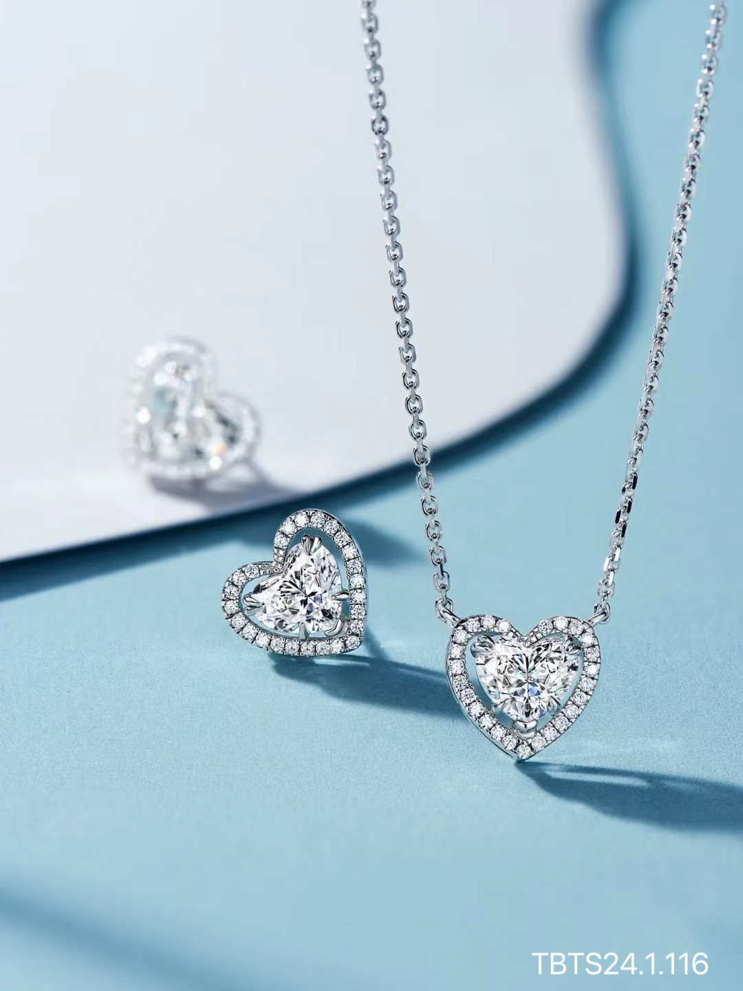 Vì sao mua trang sức thiết kế Platin kim cương vào đầu năm mới lại may mắn