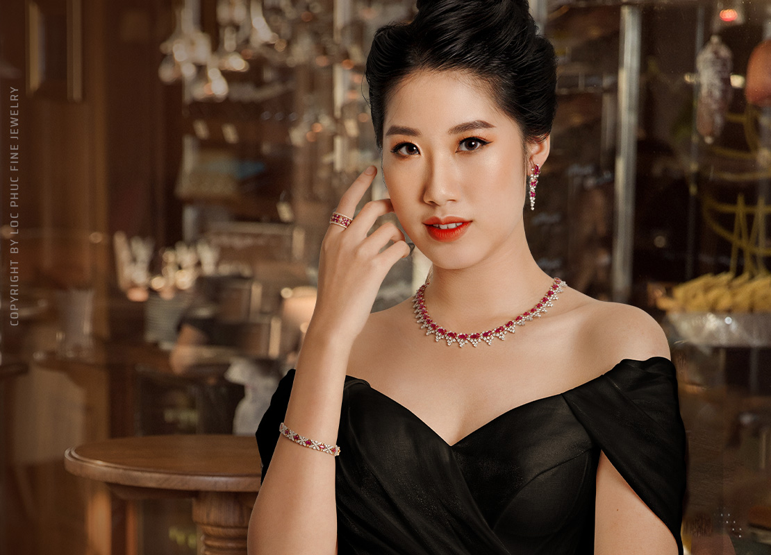 Gợi ý 4 mẫu trang sức tinh tế dành cho nữ doanh nhân dự tiệc