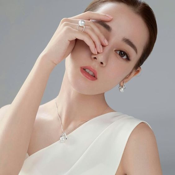 Điểm nhấn đặc biệt thu hút mọi ánh nhìn của các quý cô trong BST Trang sức Eternal Queen's