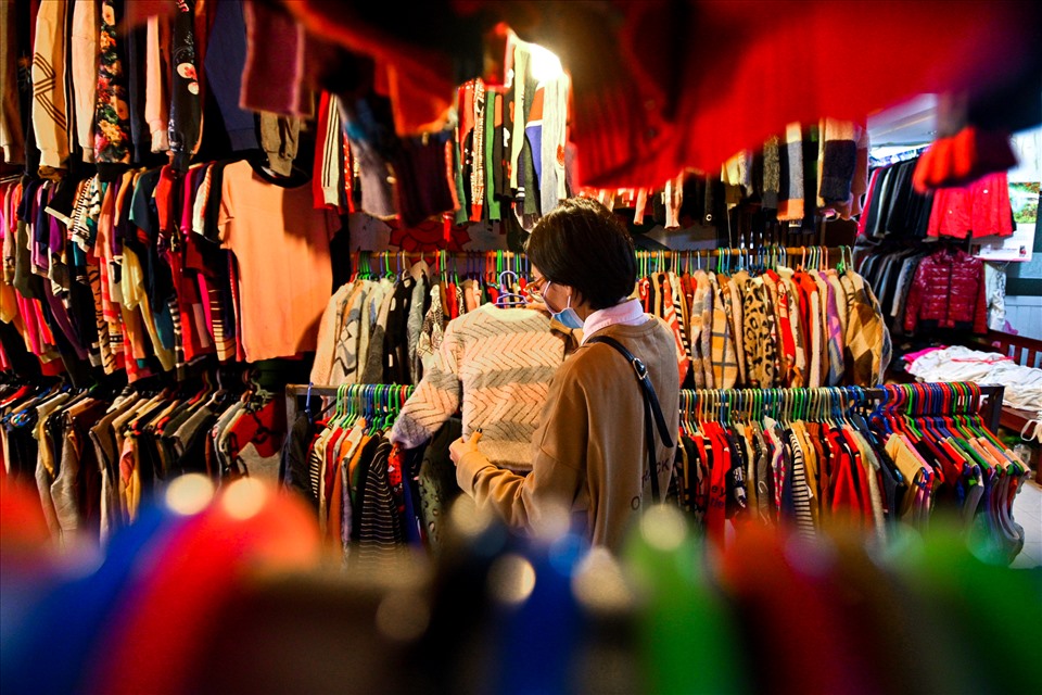 Thật lòng khuyên bạn bỏ 5 thứ này khỏi tủ, kẻo không tốn bao tiền mua sắm mà trông vẫn “nghèo”