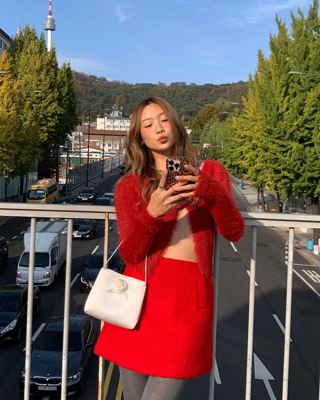 j876my diên màu đỏ