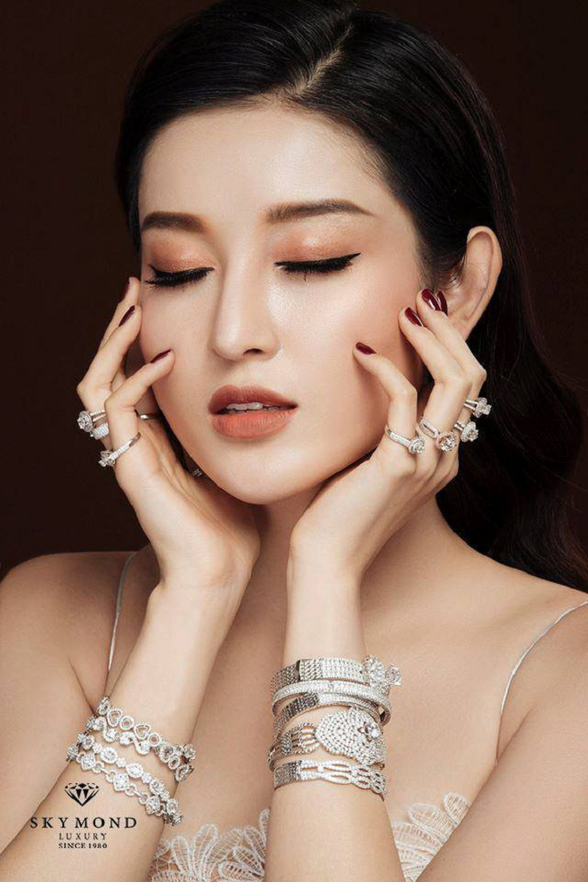 trang-suc-bach-kim-cho-quy-co-thanh-dat