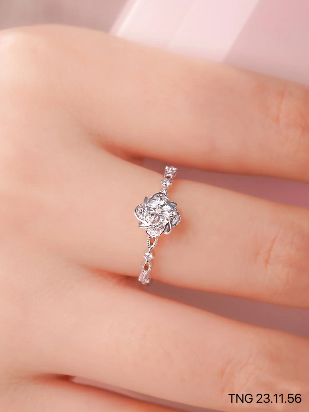 nhẫn platin đính kim cương 1 viên chủ