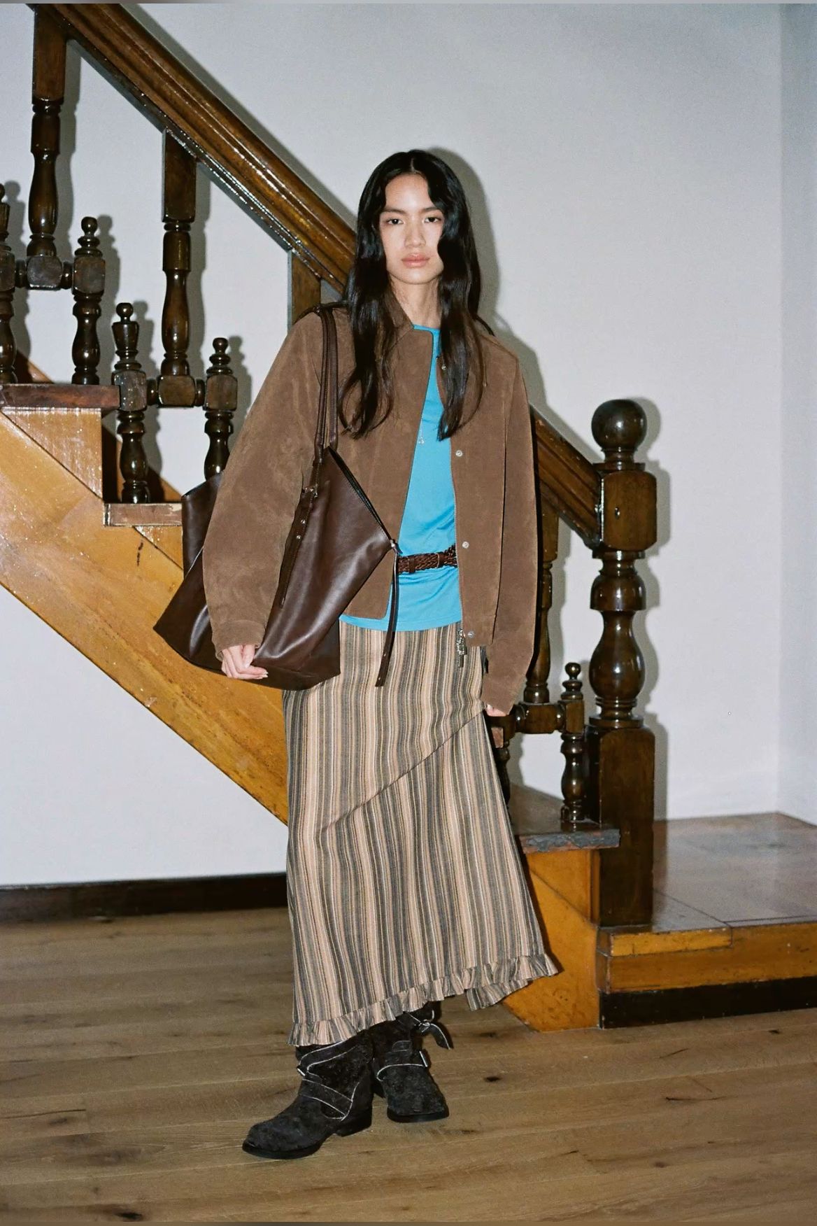 chân váy bút chì kẻ sọc