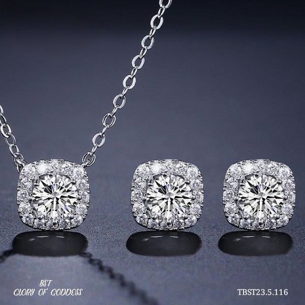 Ra mắt BST nhẫn cưới trong không gian cổ tích của Almaz Hà Nội