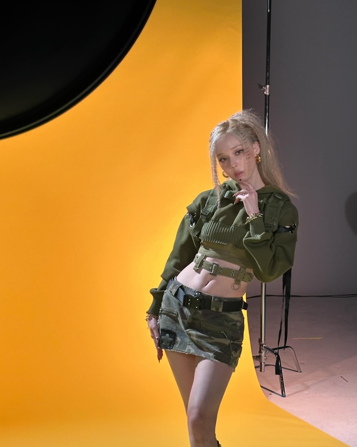 áo croprop họa tiết camo 