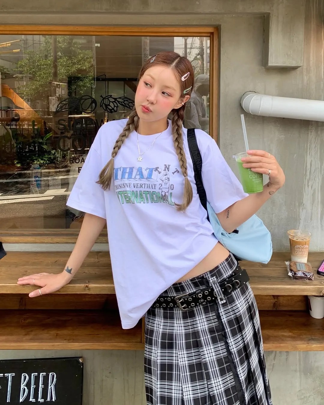 4 mẫu phụ kiện tóc đánh thức nét đẹp phóng khoáng mùa hè - 1