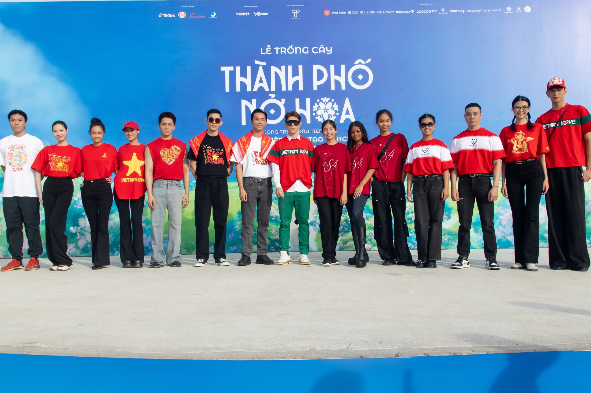 Thời trang Việt ngân vang trong bản hòa ca 80 năm Quốc khánh. Ảnh 4