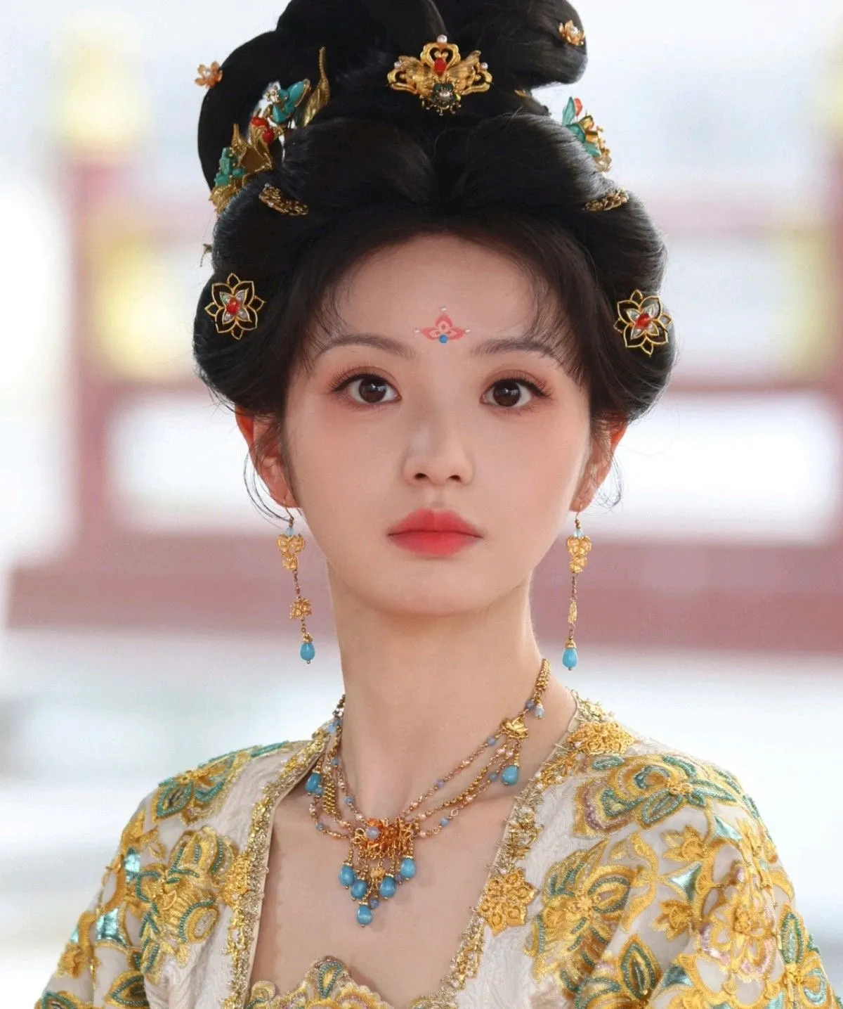 Điền Hi Vi với kiểu trang điểm mắt trong Tử Dạ Quy.