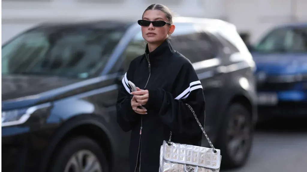 Outerwear dáng dài mang tinh thần đường phố hiện đại