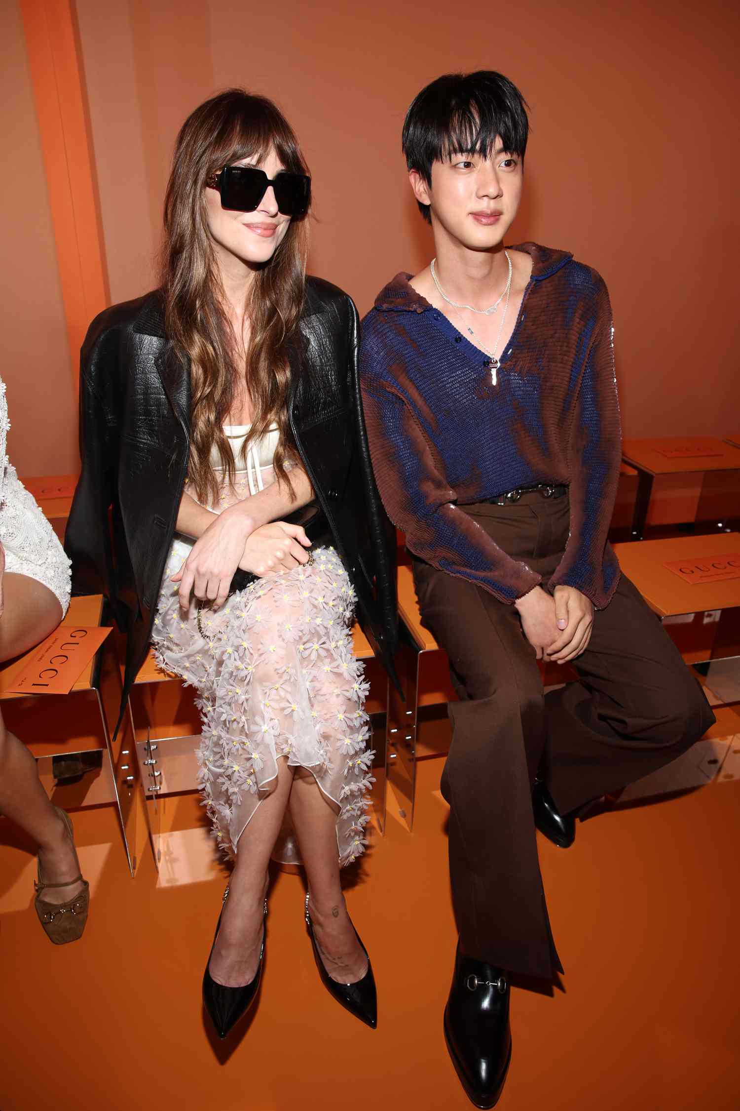 Dakota Johnson jin bts tại Gucci