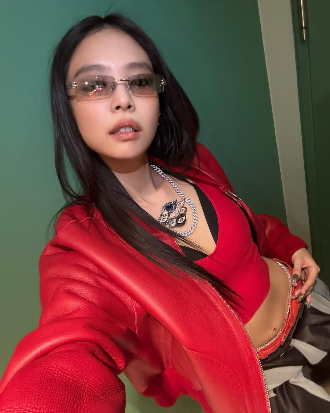 Jennie và mắt kính không gọng