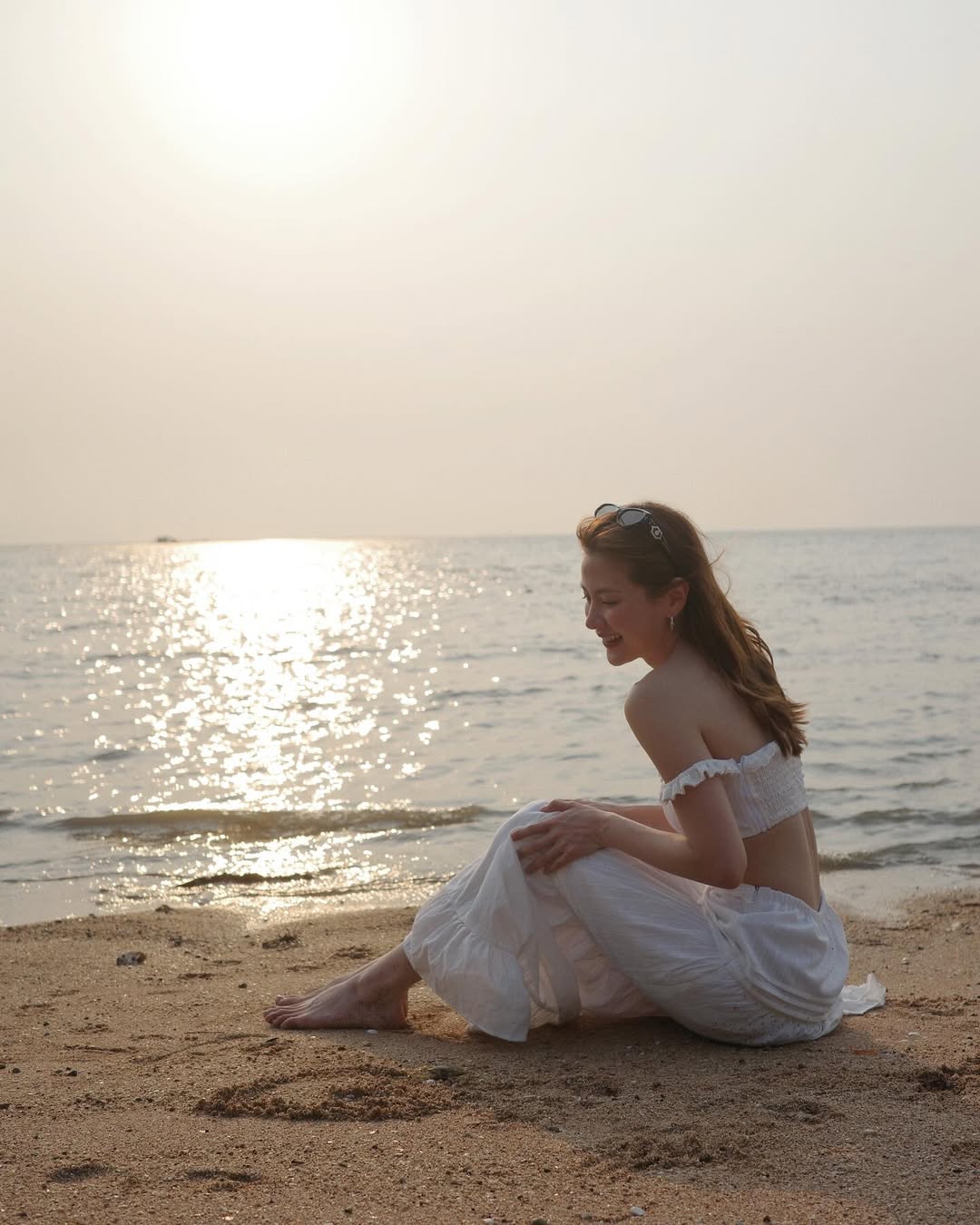 Baifern chân váy xoè trắng