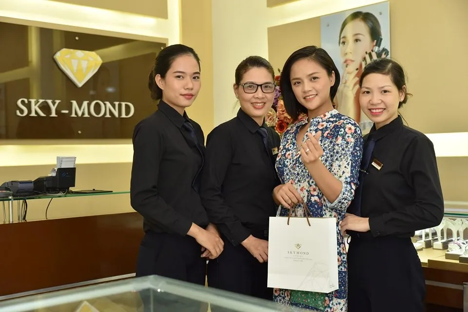 Phụ nữ tinh tế không chọn món đồ đắt nhất, họ chọn món đồ "duy nhất"