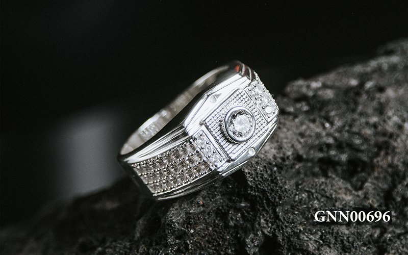 Xu hướng Trong và Ngoài Nước: Sự Thịnh Hành Của Trang Sức Bạc Bọc Platin